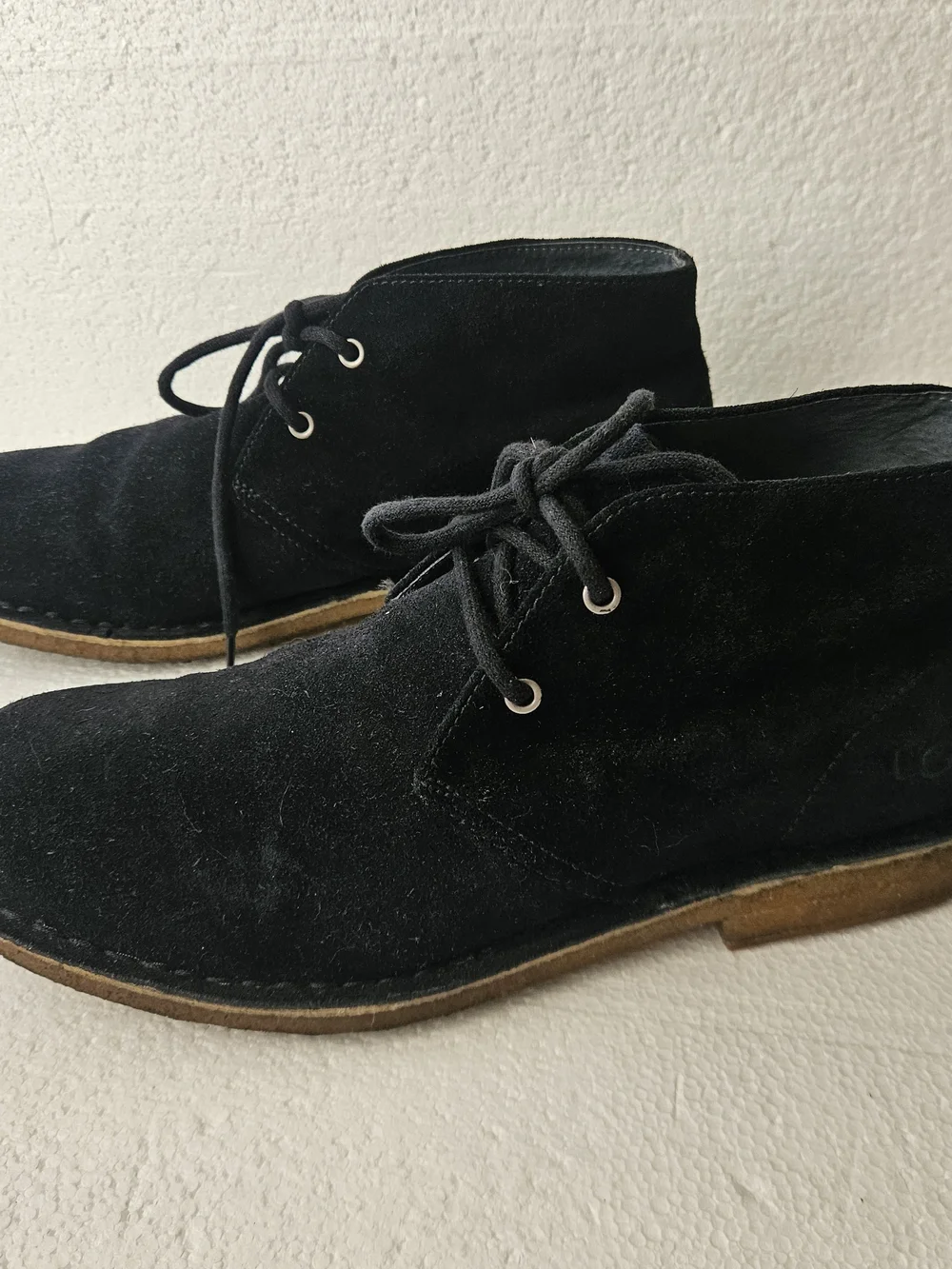 UGG Black Suede Chukka Boots with Crepe Sole Men's Size 9.5M